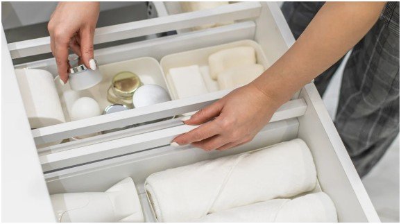 What Should I Declutter in the Bathroom?