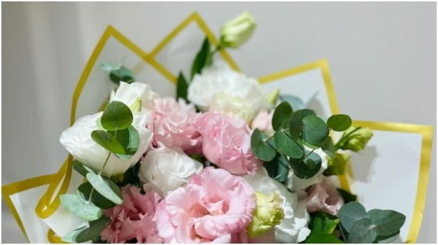 Wrap, Vase, and Delivery Details