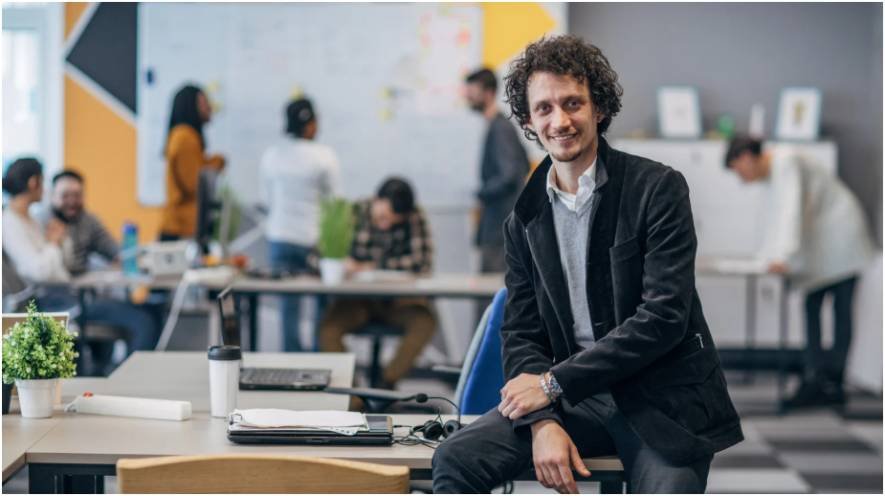 How to Start a Tech Startup From Scratch (My Real-World Playbook)