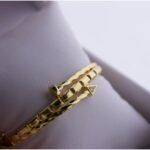 How to Match a Premium Bracelet for Gifting with Personal Style
