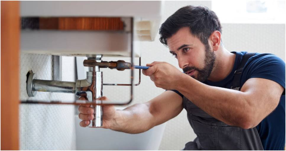 What Homeowners Should Know Before Calling a Plumber